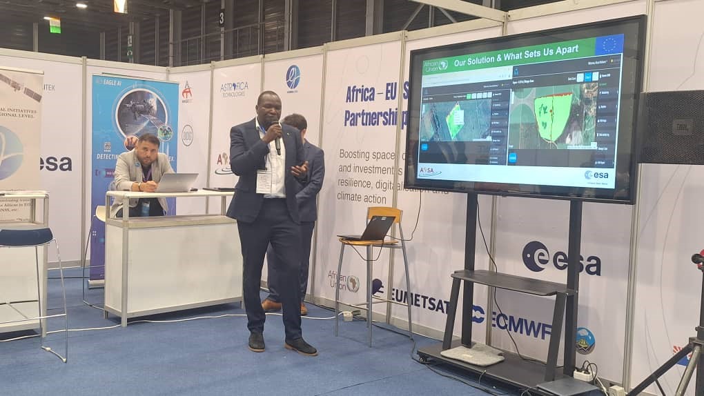 Musa Mishamo, CEO & Founder of Rada 360, presenting the features of Rada Space, a satellite-powered digital agriculture platform for crop monitoring, yield prediction, soil classification, and weather alerts.